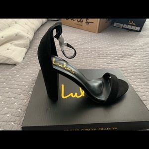 Lulus black suede heel